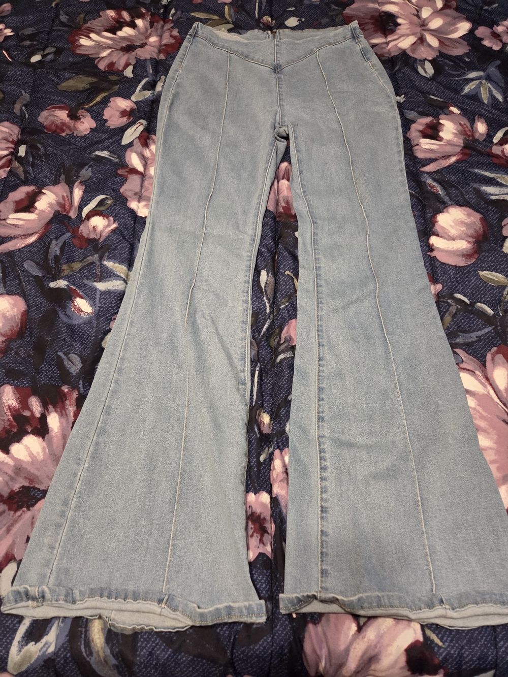 SHEIN Light Blue Flared High-Waist Jeans